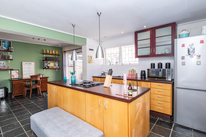 5 Bedroom Property for Sale in Meadowridge Western Cape